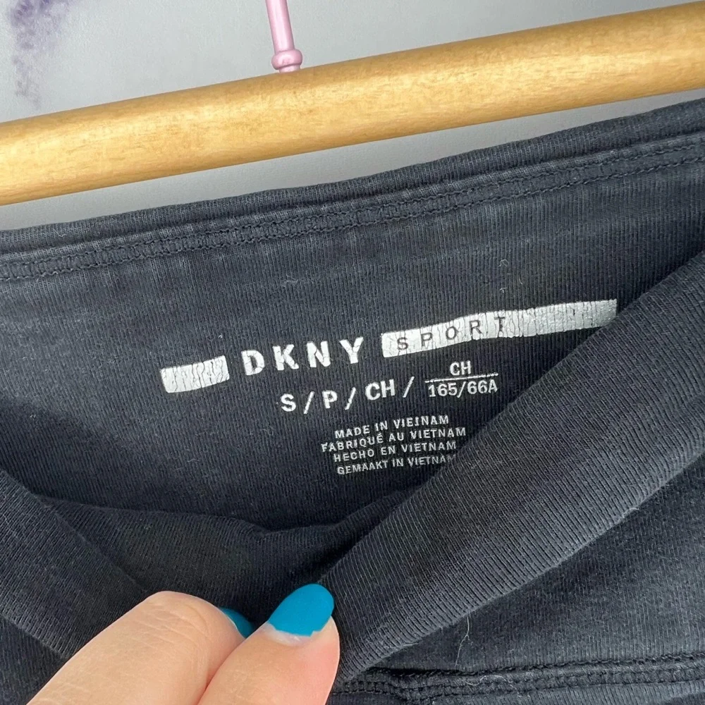 DKNY Logo Capri Black Leggings Sz S - Picture 4 of 4